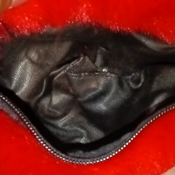 COPY - Heart Purse - Picture 5 of 6